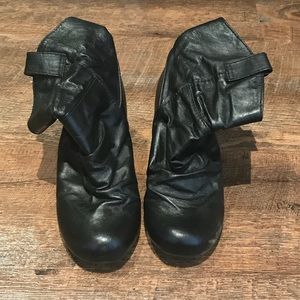 Blowfish 2” black leather ankle boots